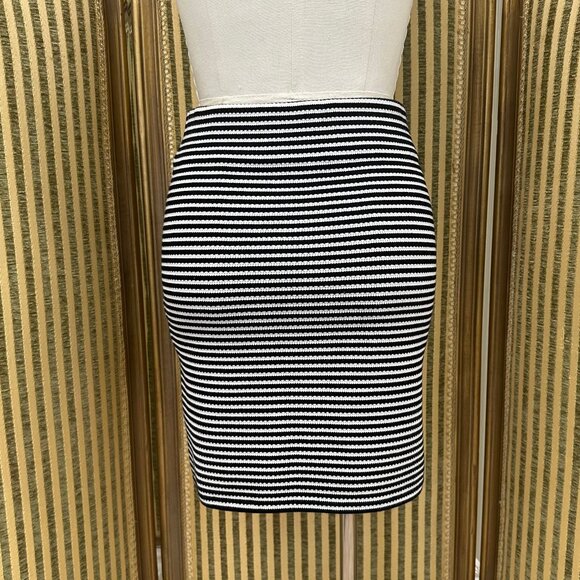 Theory Textured Stretch Mini Skirt Black and White Stripes Size Medium - Picture 4 of 5
